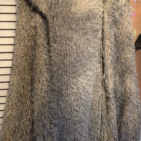 3/4 length sweater with hood - Picture 4 of 4